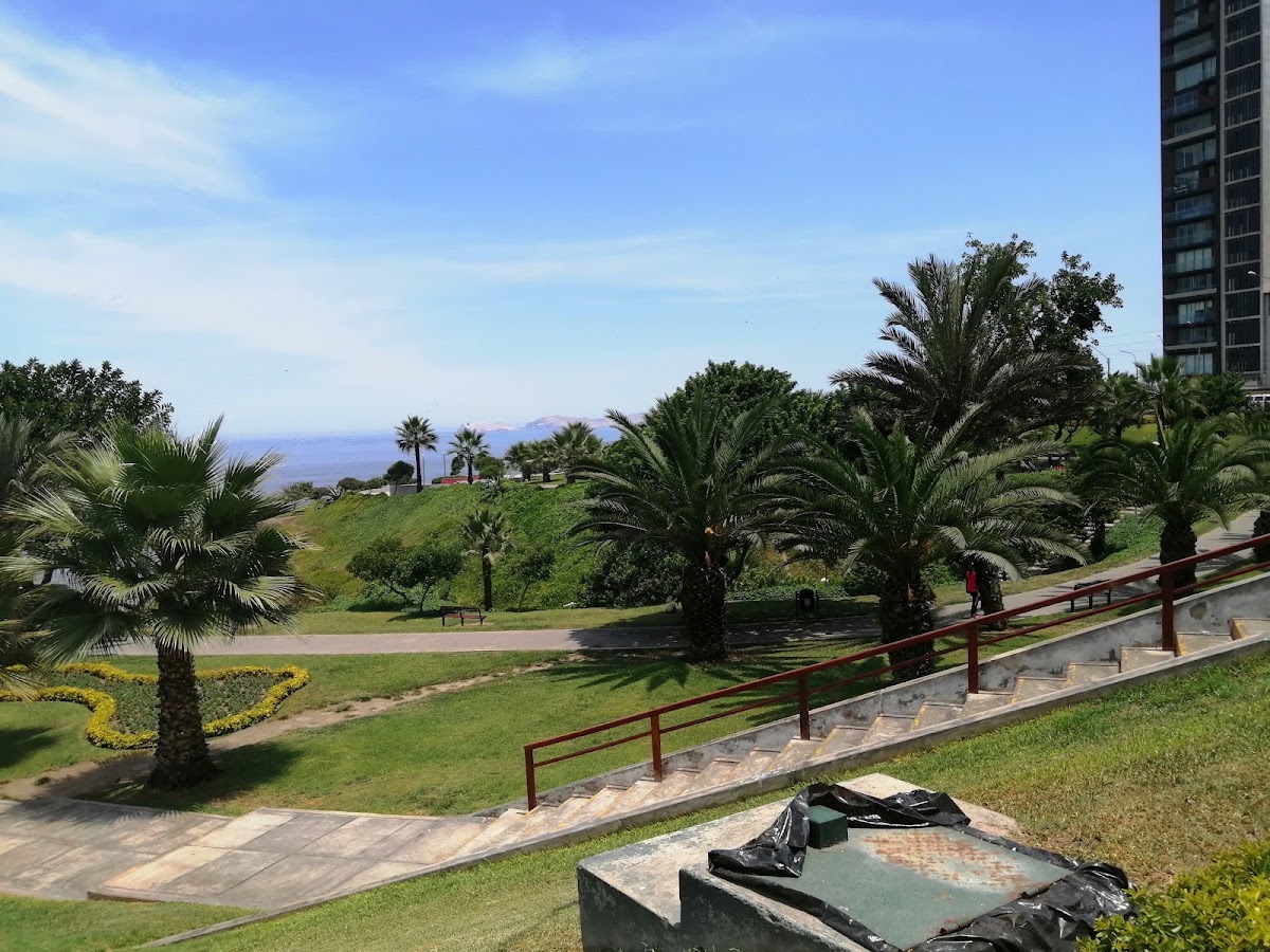 Malecon Cisneros Apartments