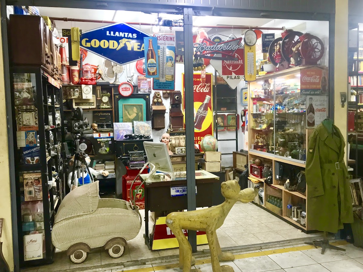 Rescatando Recuerdos Tienda de Antiguedades