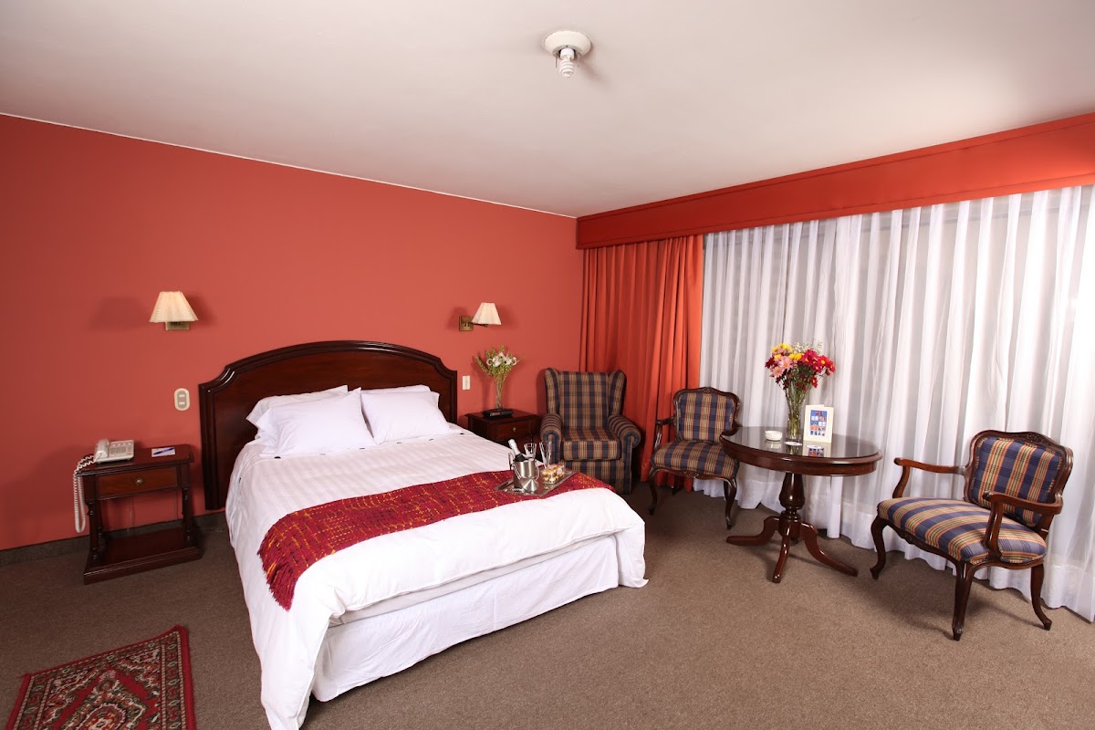 Suites Plaza las Flores
